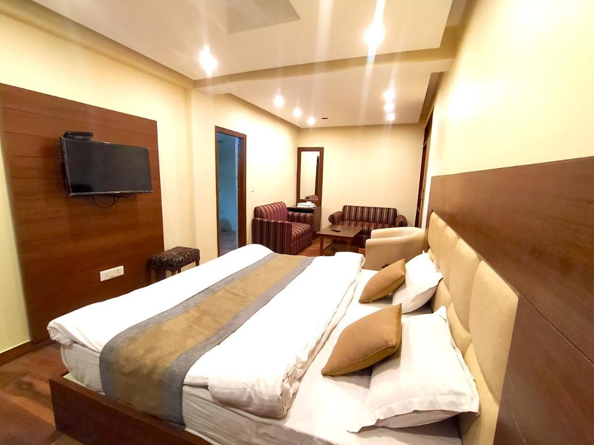 Hotel Samrat, Mussoorie Ngoại thất bức ảnh